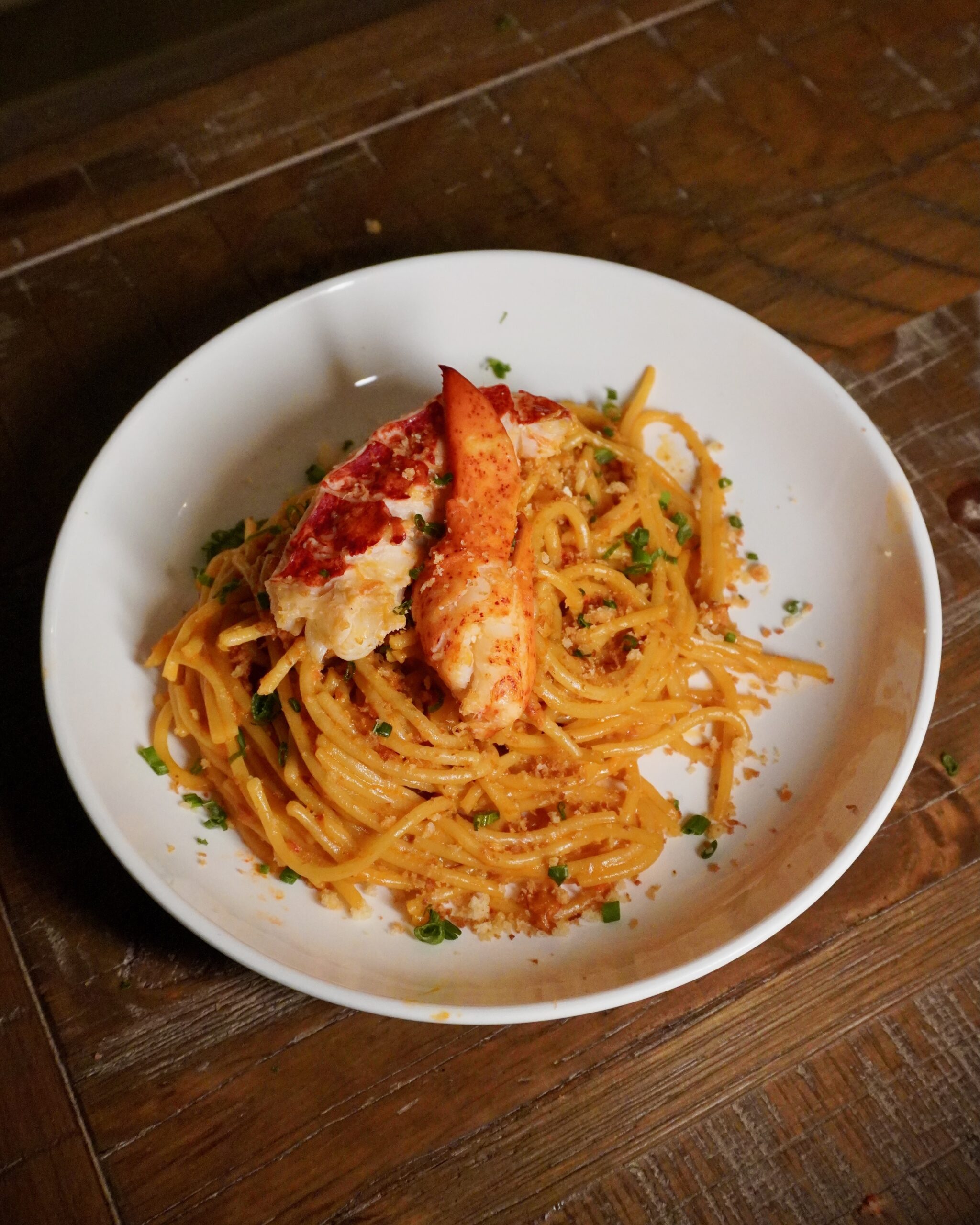 Restaurant-style lobster spaghetti with saffron cream sauce and lobster tails